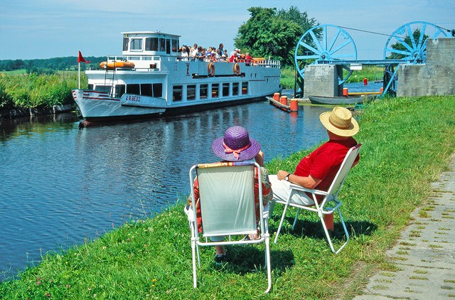 Buchwalde.PL.Geneigte Ebene mit Schiff auf Kanal.Foto W.Korall